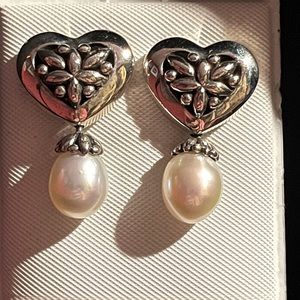 Stealing silver. Fresh Water Pearl. Pear Drop Earrings.